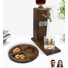 BK Gift Kişiye Özel Sevgililer Karikatürlü Viski Bardağı & Ahşap Içki Standı & Ahşap Sunum Tabağı Çerezlik Hediye Seti-95