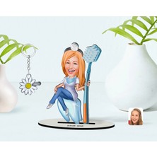 BK Gift Kişiye Özel Kadın Diş Hekimi Karikatürlü 3D Ahşap Biblo ve Isimli Silver Papatya Anahtarlık-2
