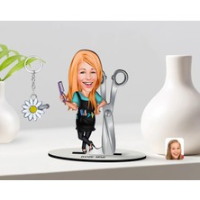 BK Gift Kişiye Özel Kadın Kuaför Karikatürlü 3D Ahşap Biblo ve Isimli Silver Papatya Anahtarlık-1