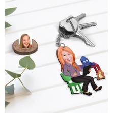 BK Gift Kişiye Özel Anaokulu Öğretmeni Karikatürlü Ahşap Anahtarlık-1
