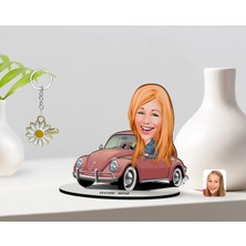 BK Gift Kişiye Özel Kadın Sürücü Karikatürlü 3D Ahşap Biblo ve Isimli Gold Papatya Anahtarlık-1