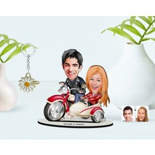 BK Gift Kişiye Özel Sevgililer Karikatürlü 3D Ahşap Biblo ve Isimli Gold Papatya Anahtarlık-12