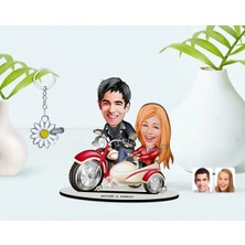 BK Gift Kişiye Özel Sevgililer Karikatürlü 3D Ahşap Biblo ve Isimli Silver Papatya Anahtarlık-12