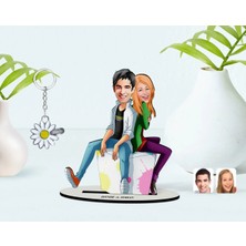 BK Gift Kişiye Özel Sevgililer Karikatürlü 3D Ahşap Biblo ve Isimli Silver Papatya Anahtarlık-35