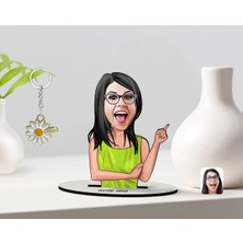 BK Gift Kişiye Özel Kadın Karikatürlü 3D Ahşap Biblo ve Isimli Gold Papatya Anahtarlık-19