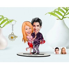 BK Gift Kişiye Özel Sevgililer Karikatürlü 3D Ahşap Biblo ve Isimli Gold Papatya Anahtarlık-2