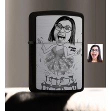 BK Gift Kişiye Özel Bayan Doğum Günü Karikatürlü Benzinli Siyah Metal Çakmak - 1