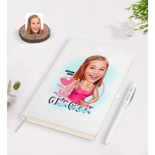 BK Gift Kişiye Özel Kadınlar Günü Karikatürlü Beyaz Defter Kalem Seti-4