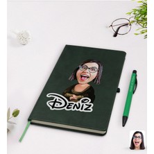 BK Gift Kişiye Özel Mona Lisa Karikatürlü Yeşil Termo Deri Defter Kalem Seti Model 1