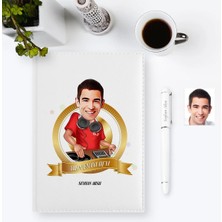 BK Gift Kişiye Özel Yılın En Iyi Dj'yi Karikatürlü 2023 Ajanda Kalem Seti