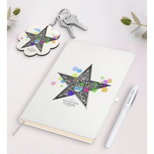 BK Gift Kişiye Özel Okulda Ünlüyüm Beyaz Defter Kalem ve Anahtarlık Hediye Seti-2