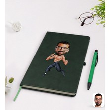 BK Gift Kişiye Özel Bruce Lee Karikatürlü Yeşil Termo Deri Defter Kalem Seti Model 1