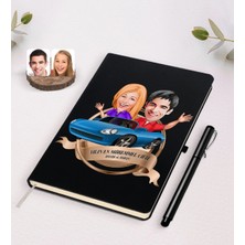 BK Gift Kişiye Özel Yılın En Mükemmel Çifti Karikatürlü Siyah Defter ve Kalem Hediye Seti-52