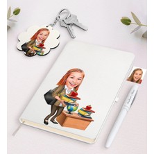 BK Gift Kişiye Özel Bayan Öğretmen Karikatürlü Beyaz Defter Kalem ve Anahtarlık Hediye Seti-4