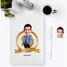 BK Gift Kişiye Özel Yılın En Iyi Polisi Karikatürlü 2023 Ajanda Kalem Seti - 1