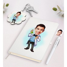 BK Gift Kişiye Özel Erkek Kimyager Karikatürlü Beyaz Defter Kalem ve Anahtarlık Hediye Seti-2