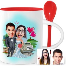BK Gift Kişiye Özel Evleniyoruz Karikatür Kırmızı Kaşıklı Kupa Bardak - 1