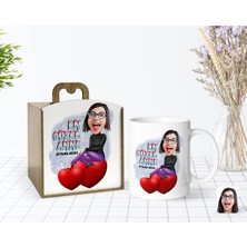 BK Gift Kişiye Özel Ahşap Kutuda Anneler Günü Temalı En Güzel Anne Karikatürlü Beyaz Kupa Bardak