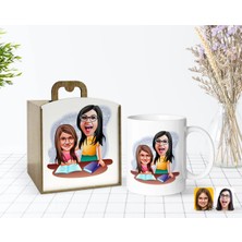 BK Gift Kişiye Özel Ahşap Kutuda Anneler Günü Temalı Anne Kız Karikatürlü Beyaz Kupa Bardak-1