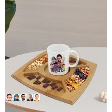 BK Gift Kişiye Özel Aile Karikatürlü Beyaz Kupa ve Doğal Masif Ahşap 4 Bölmeli Sunum Tabağı Çerezlik Hediye Seti-8