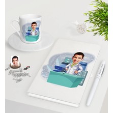 BK Gift Kişiye Özel Erkek Eczacı Karikatürlü Beyaz Defter Kalem Türk Kahvesi Fincanı Seti-4