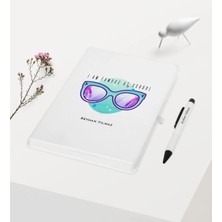 BK Gift Kişiye Özel Okulda Ünlüyüm Temalı Beyaz Defter Kalem Hediye Seti - 1