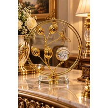 Kesene Çiçek kelebek Motifli Gold Yuvarlak Metal Kristal Küreli Standlı Salon Ofis Aksesuarı Biblo 18X18CM