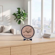 Miawiki Klasik Hat Ekollü El-Kahhar Detayı Masaüstü Objesi, Misafirliğe Giderken Alınabilecek Özel Hediye Çocukluk Arkadaşlarınıza 10X10 cm
