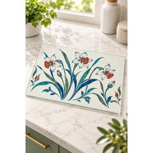 Nergis ve Yaprak — 25 × 35 cm Tekli Cam Kesme ve Servis Tahtası