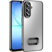 Acex Samsung Galaxy A17 Uyumlu Standlı Kılıf – Metalik Çerçeveli, Kamera Korumalı, Mat Şeffaf Arka Kapaklı, Darbeye Dayanıklı Telefon Kılıf