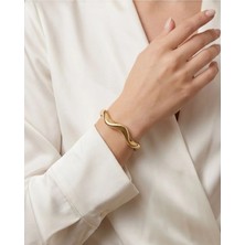 B&t Gold Renk Kıvrımlı Model Modern Seri Kadın Bileklik
