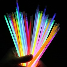 HemenGo Karanlıkta Yanan Parlayan Fosforlu Glow Stick Çubuk Bileklik 50 Adet Hmngoakllıbyi