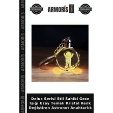 Armoris Delux Serisi Stil Sahibi Gece Işığı Uzay Temalı Kristal Renk Değiştiren Astronot Anahtarlık