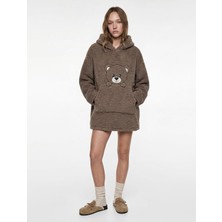 Üstüner Ayıcık Işlemeli Uzun Kollu Kapüşonlu Oversize Peluş Sabahlık