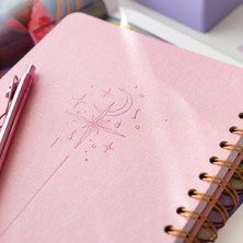 Myg Plus Pembe A5 Spiralli Akademik Ajanda, Kir ve Suya Dayanıklı Tasarım