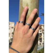 The Collection Unisex Gümüş Kaplama Üçgen Desen Ayarlanabilir Yüzük Seti Sağlığa Zararsız Maden