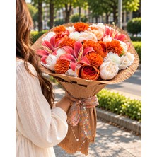 Erhan Flowers Yapay Turuncu Mercan Lilium ve Gül Aranjmanı Kraft Ambalajlı Incili Çiçek Buketi