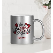 BK Gift Kişiye Özel Yılın En Seksi Sevgilisi Gümüş Yaldızlı Kupa Bardak