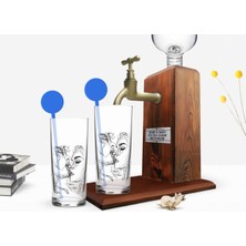 BK Gift Kişiye Özel Renkli Baskılı Öpücük Tasarımlı Ikili Vodka Bardağı ve Ahşap Vodka Standı Hediye Seti-2