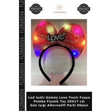 Floranova LED Işıklı Gümüş Love Yazılı Fuşya Pembe Fiyonk Taç 20X17 cm Gün Işığı Alternatifi Parti Objesi