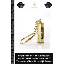 Floranova Premium Pirinç Kumsaati Anahtarlık Şans Sembolü Tasarım Obje Nostalji Sever