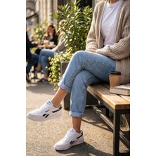 Reebok Beyaz Günlük Spor Ayakkabı - Retro Tasarım Siyah Şeritli Sneaker