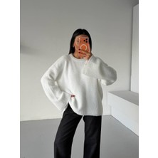 Budi Yumuşak Dokulu Oversize Triko Kazak – Ekru - Ekru
