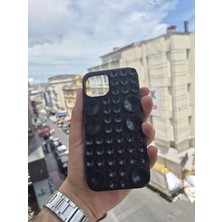 iPhone 13 ve iPhone 14 Uyumlu Vantuzlu Silikon Kılıf, Yapışan Vantuz Tasarımlı Darbeye ve Çizilmeye Karşı Dayanıklı Koruyucu Canlı Yayın ve Selfie Telefon Kılıfı (Siyah)