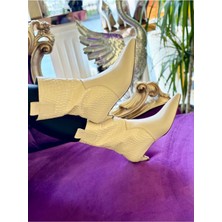 Purple Shoes Kadın Bej Deri Kroko Desen Kısa Topuklu Bot