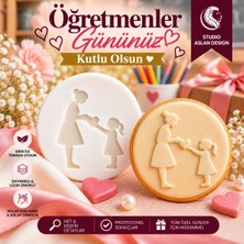 Studio Aslan Design Öğretmenler Günü Şeker Hamuru Baskı Kalıbı – Öğretmen ve Öğrenci Kalpli Silüet | 24 Kasım Kurabiye Cupcake Süsleme