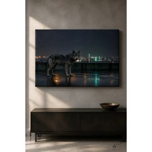 Betonun Üzerindeki Kurt — Kent-Doğa Kontrastı — 30×40 cm Kanvas Tablo