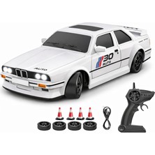 MUJGAN Giffy/oyuncak Bmww E30 Drift Araba 4x4 Uzaktan Kumandalı Araba 2.4ghz Şarjlı LED Işıklı 15 Km Hız Araba (Beyaz)