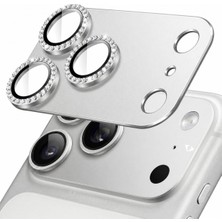 Str Store iPhone 17 Pro ile Uyumlu Tam Parça Alüminyum Taşlı Yekpare Kamera Lens Koruyucu - Darbeye Dayanıklı, Güçlü Yapışkanlı, Kılıf Dostu Metal Temperli Cam Kamera Kapağı - Gümüş