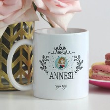 BK Gift Kişiye Özel Yılın En Iyi Annesi Beyaz Kupa Bardak - 1